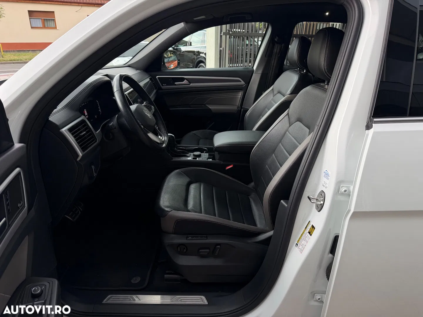2022 Volkswagen Atlas, photograph 10
