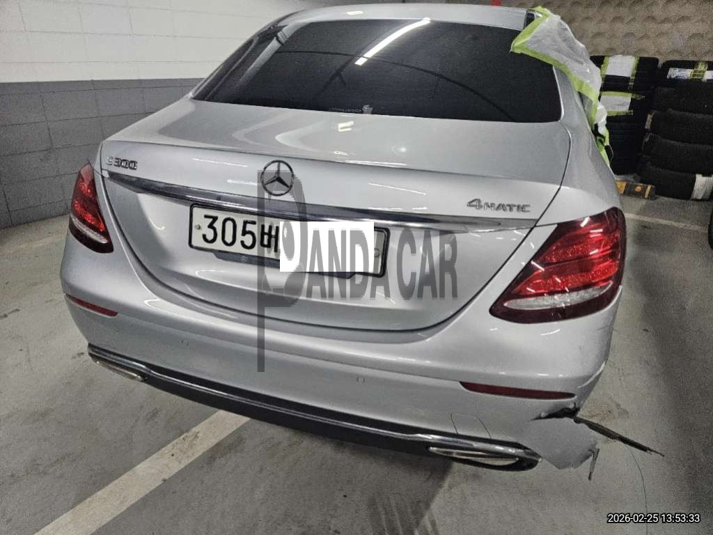 2020 Mercedes-Benz E 300 4MATIC, photograph 1