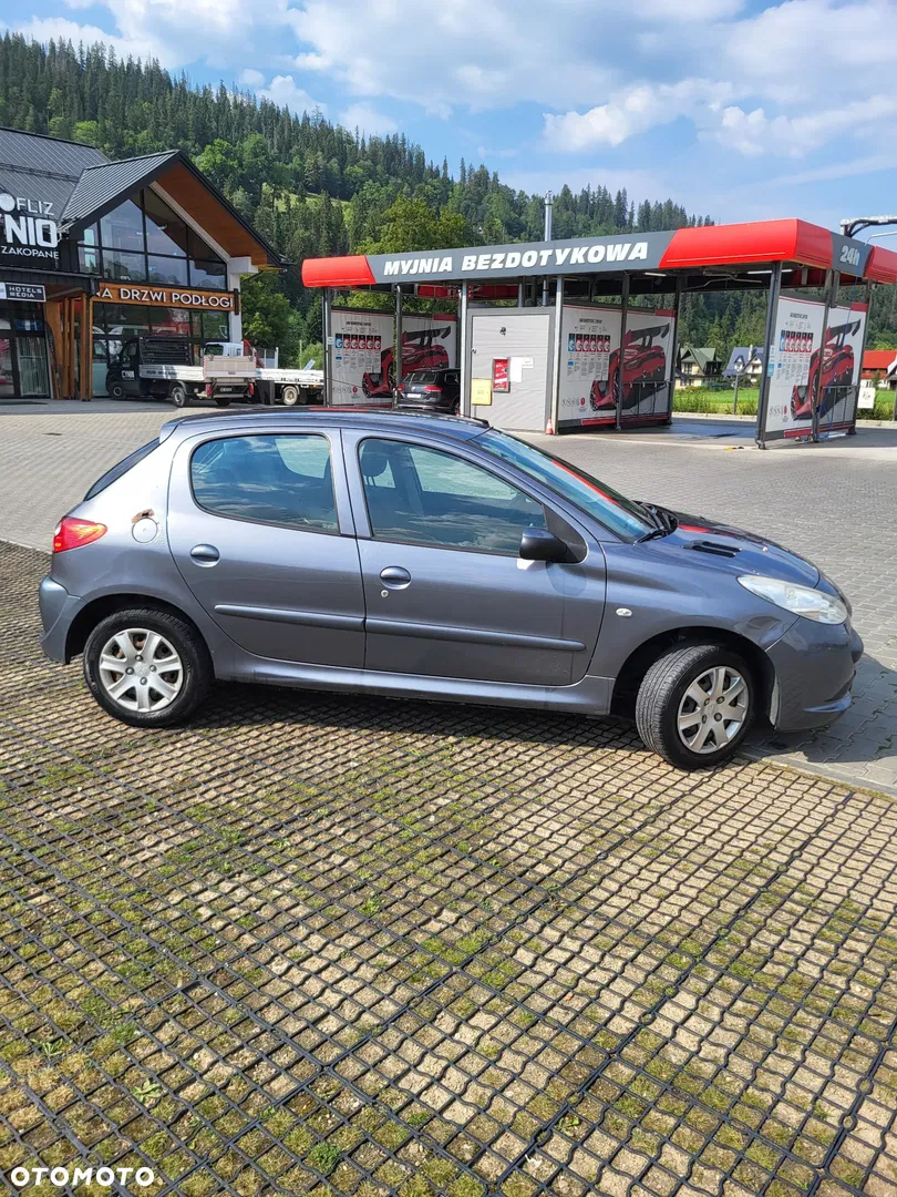 2010 Peugeot 206 plus 1.1 Presence, photograph 10