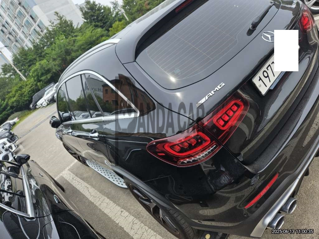 2022 Mercedes-AMG GLC43 4MATIC, photograph 3