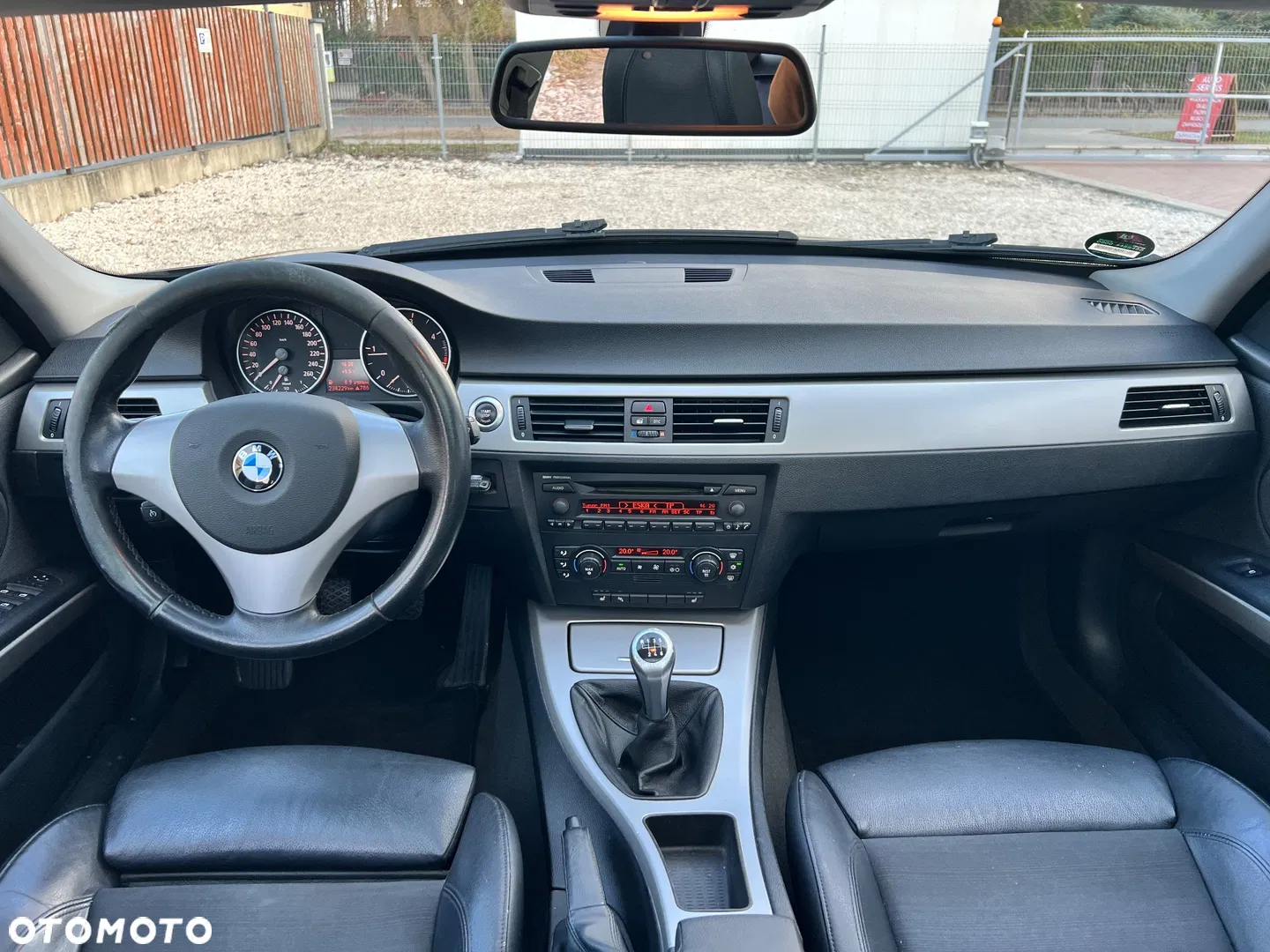 2005 BMW Seria 3 320d, photograph 12