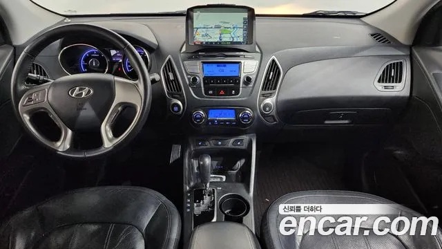 2011 Hyundai Tucson Diesel 2WD LX20, photograph 11