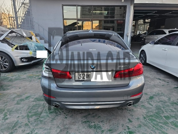 2018 BMW 520i, photograph 5