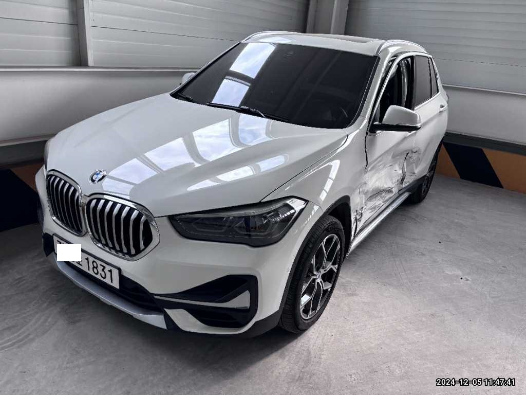 2022 BMW X1 xDrive, photograph 1