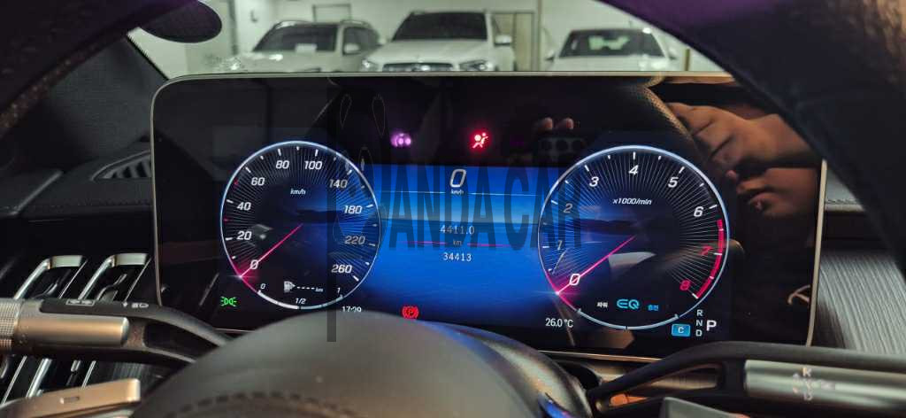 2022 Mercedes-Benz S450 4MATIC, photograph 2