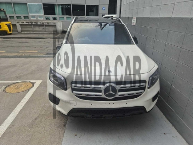 2022 Mercedes-Benz GLB200 d, photograph 1