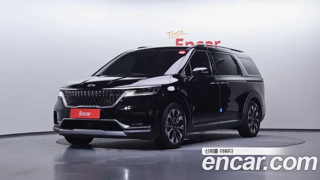Kia Canival Diesel 9-Seater Noblesse — photo 1 of 20