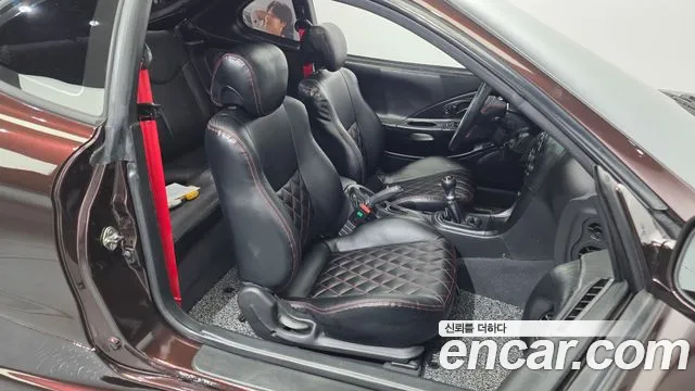 Hyundai Tiburon 2.0 SRX — photo 1 of 20