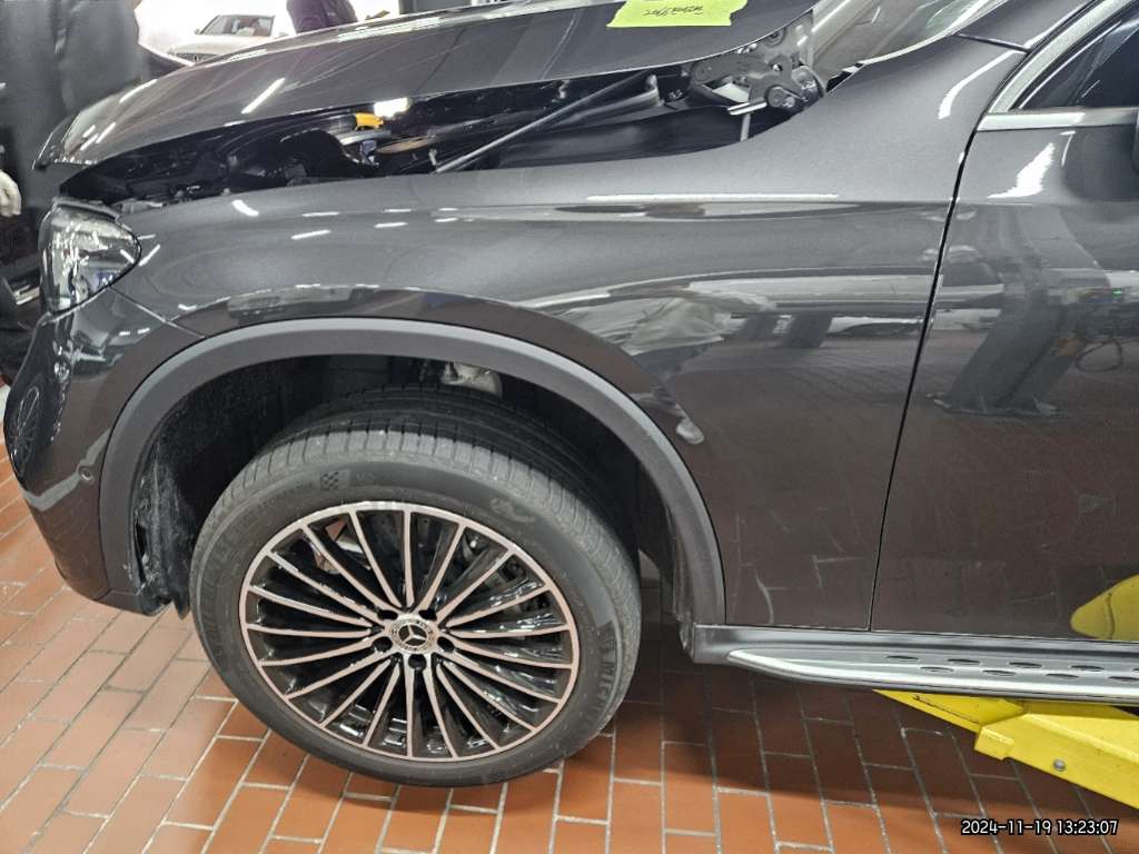 2023 Mercedes-Benz GLC300 4MATIC, photograph 4