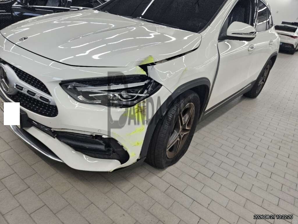 2020 Mercedes-Benz GLA250 4MATIC, photograph 4