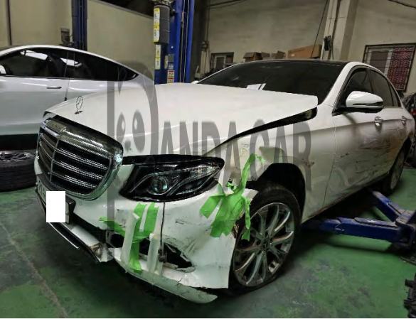 2019 Mercedes-Benz E300 4Matic, photograph 1