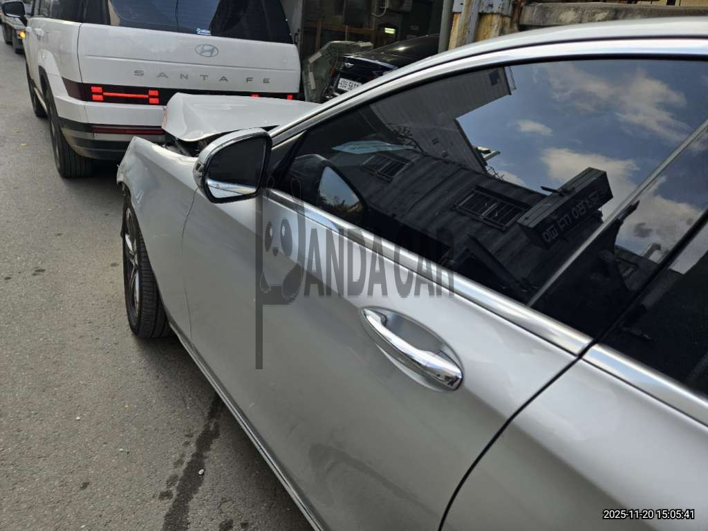 2018 Mercedes-Benz E300 4Matic, photograph 4