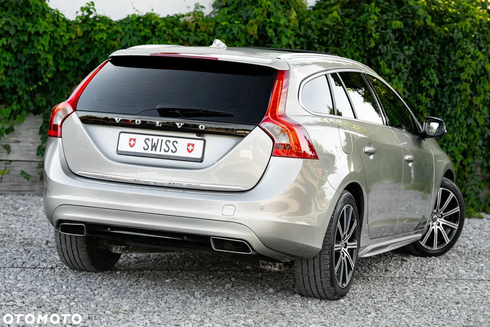 2014 Volvo V60 D6 AWD Plug-in Hybrid Momentum, photograph 11