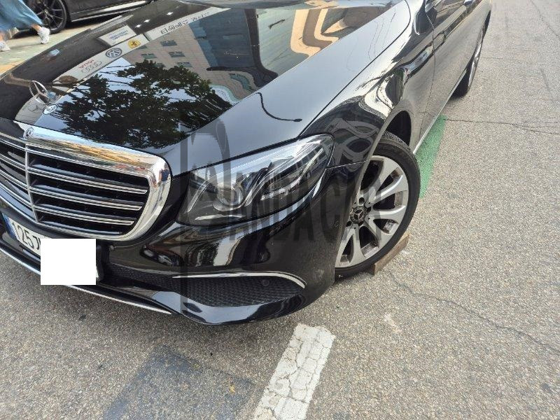 2017 Mercedes-Benz E220 d 4Matic, photograph 3