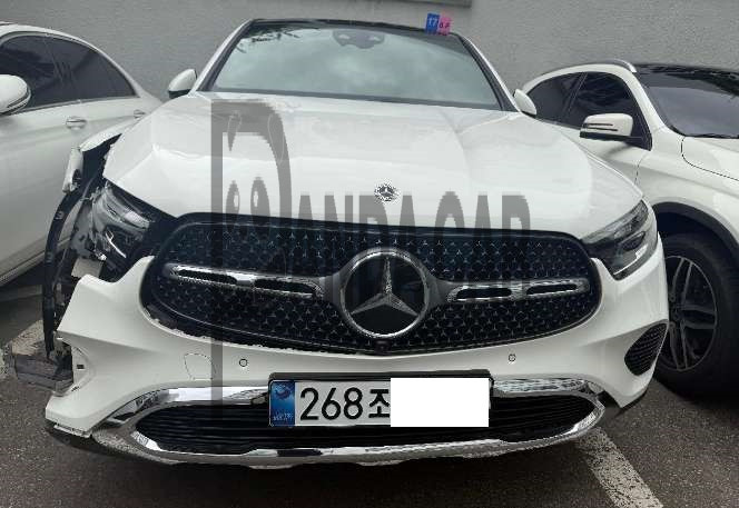 2025 Mercedes-Benz GLC 300 4MATIC Coupe, photograph 1