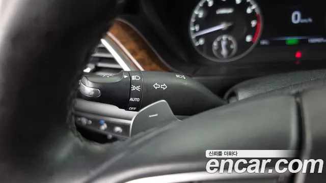 2018 Genesis EQ900 5.0 GDI AWD, photograph 4