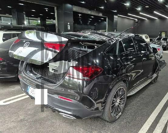 2022 Mercedes-Benz GLE400 d 4MATIC Coupe, photograph 3