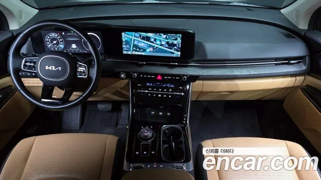 Kia Canival Gasoline 9-Seater Signature — photo 1 of 20