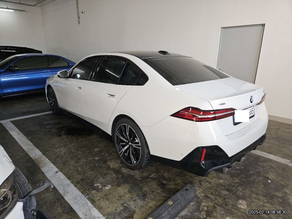 2024 BMW 530i xDrive, photograph 5