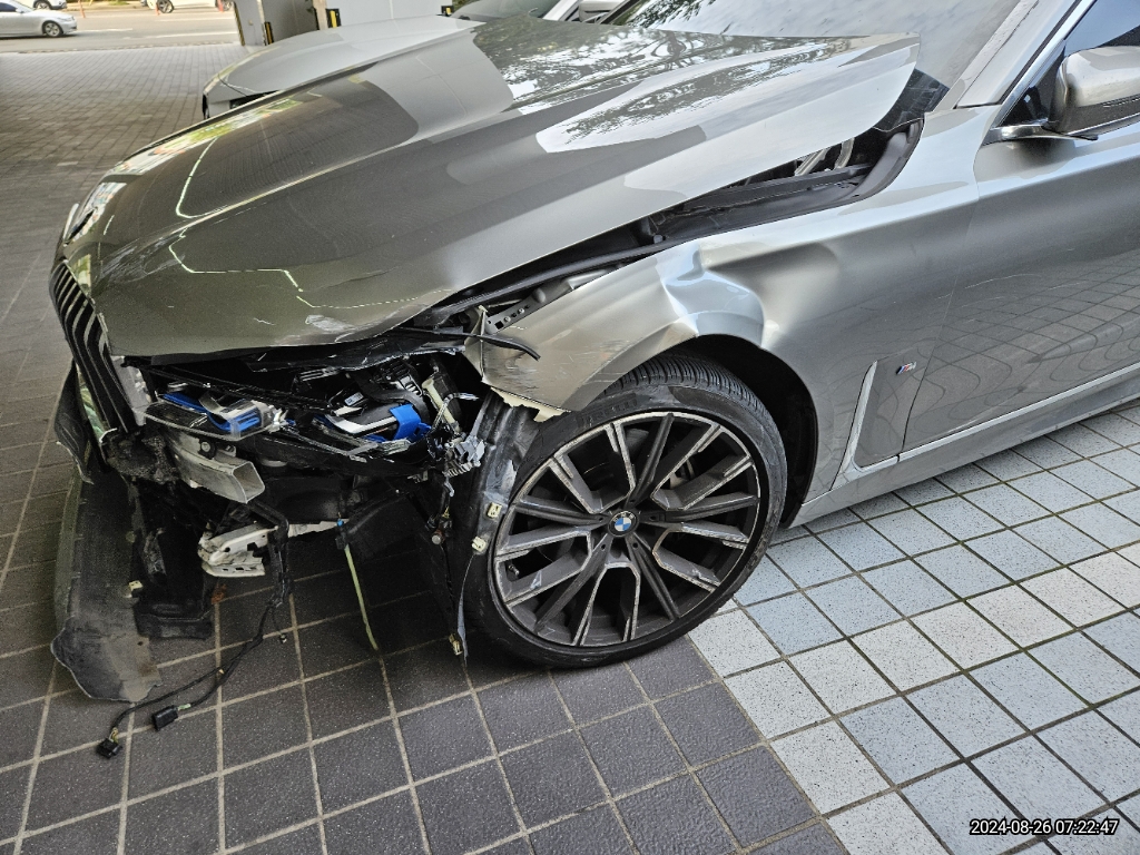 2021 BMW 740Li xDrive, photograph 1