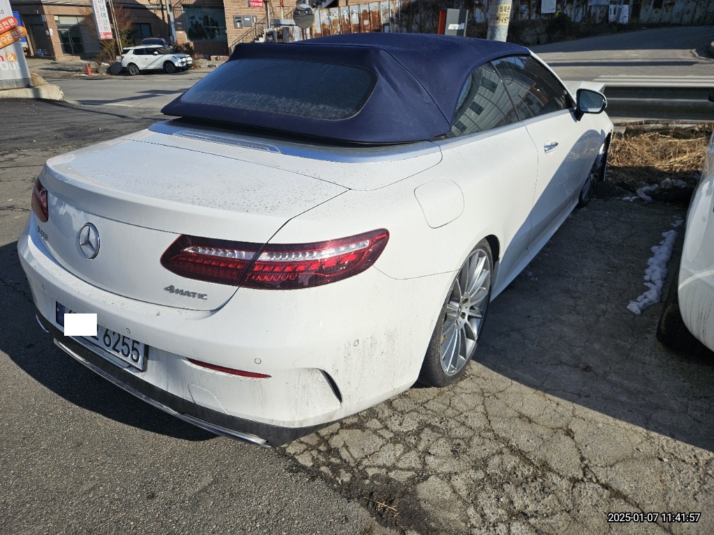 2023 Mercedes-Benz E450 4MATIC Cabriolet, photograph 5