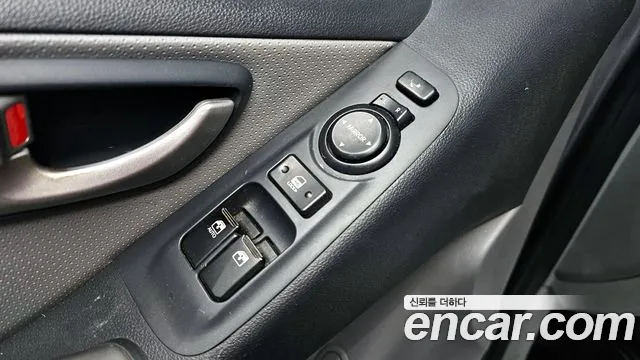 2014 Hyundai Starex 5-Seater VAN, photograph 10