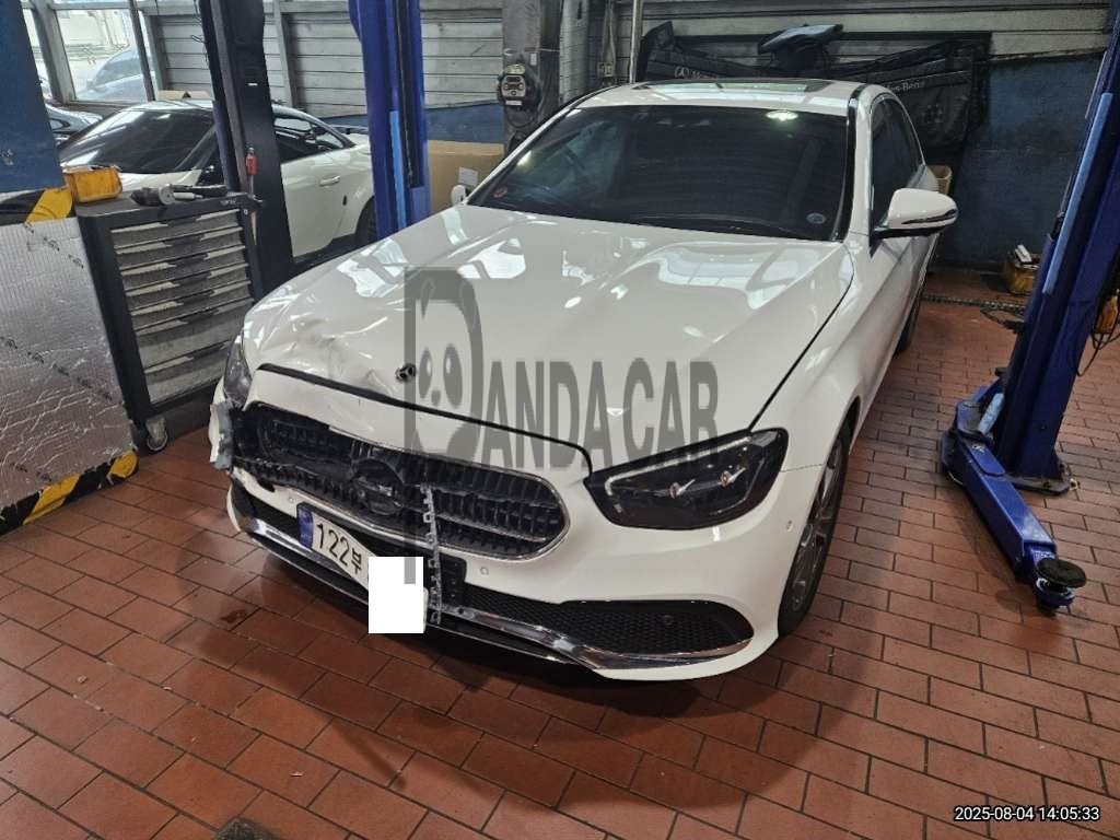 2023 Mercedes-Benz E250, photograph 2