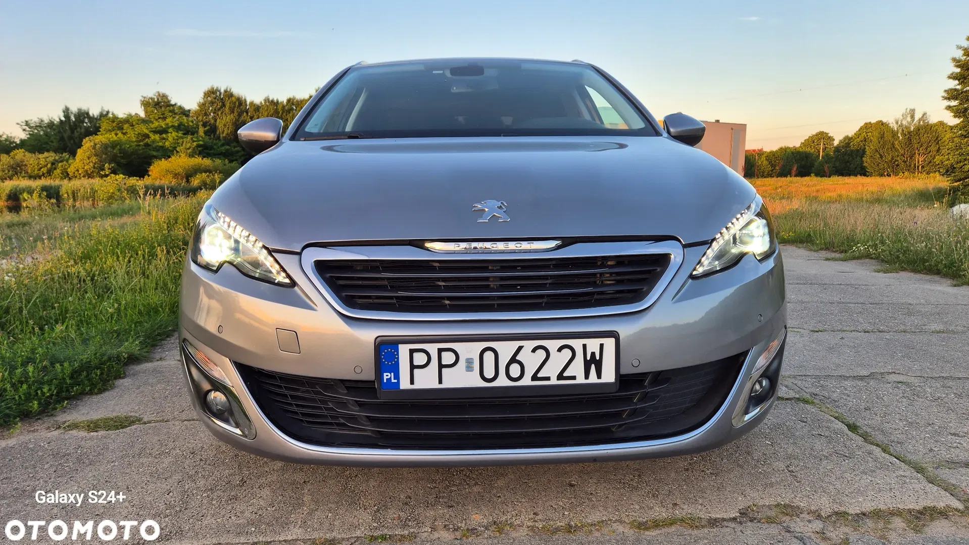 2016 Peugeot 308 BlueHDi 150 Stop & Start Allure, photograph 5