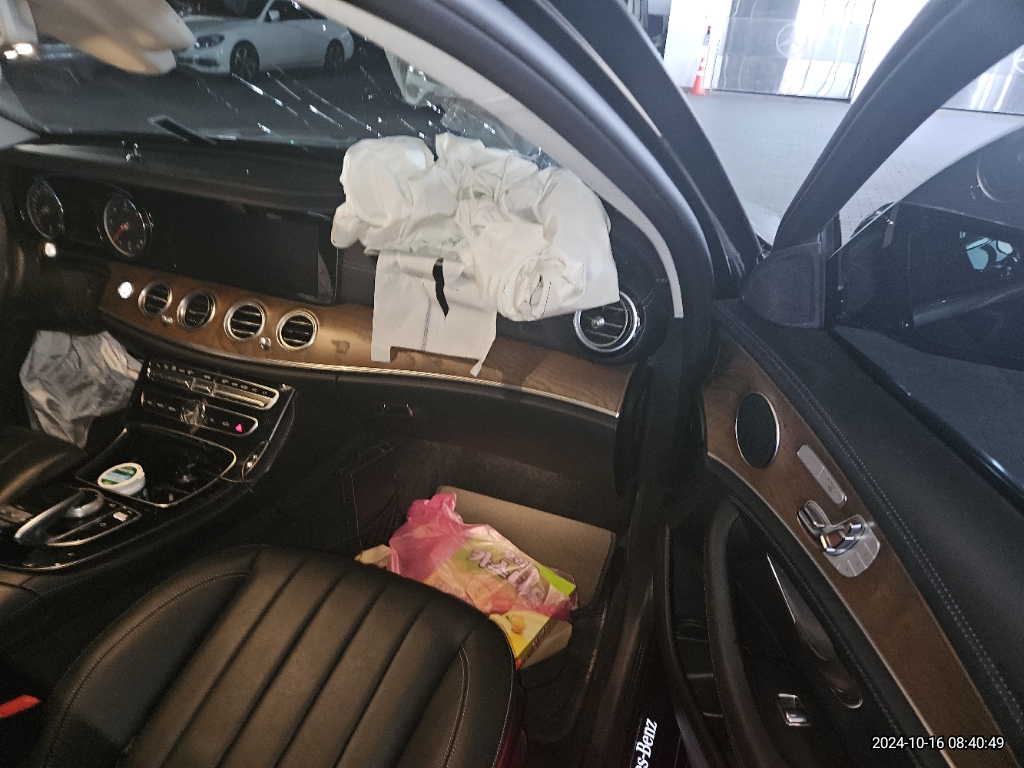 2018 Mercedes-Benz E220 d 4Matic, photograph 4