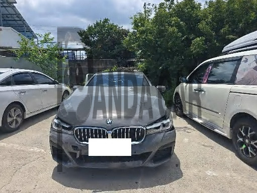 2022 BMW 520i, photograph 1