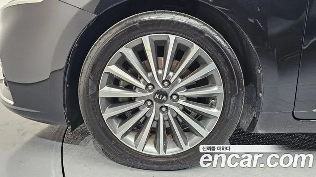 2018 Kia K7 2.4 GDI Limited, photograph 2