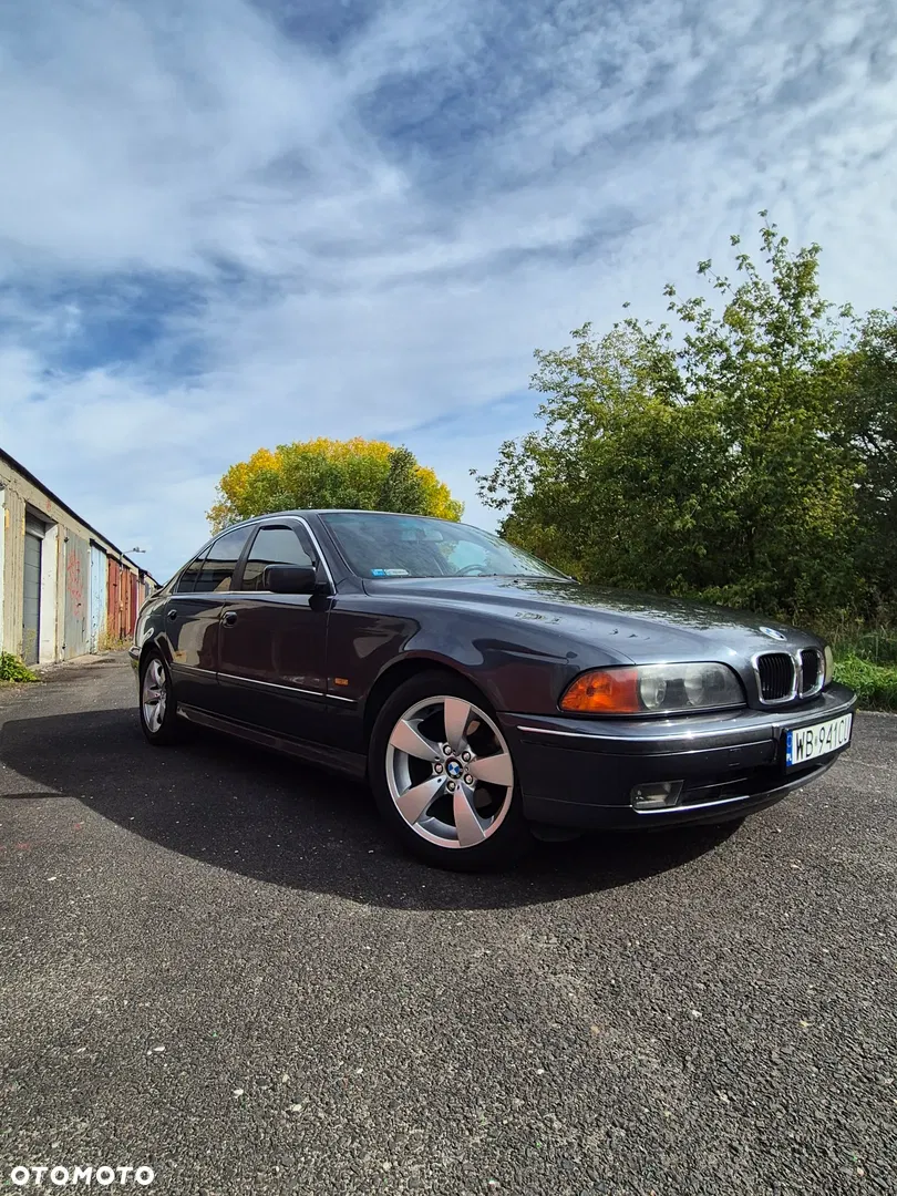 1998 BMW Seria 5, photograph 1