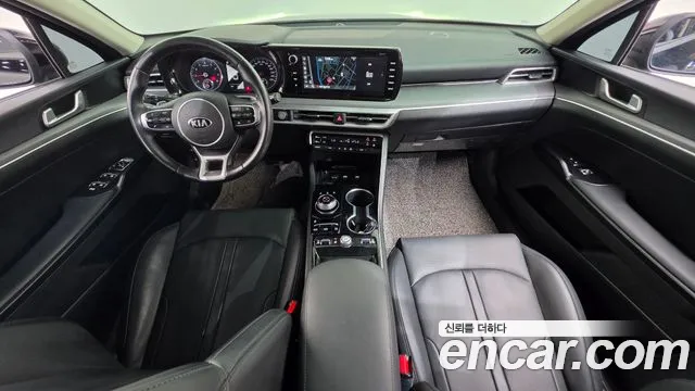 Kia K5 2.0 — photo 1 of 31