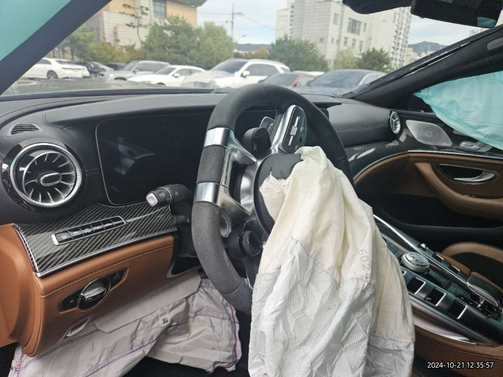 2019 Mercedes-AMG GT63 S 4Matic, photograph 5
