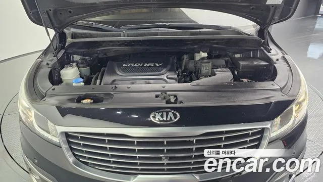 Kia Canival 9-seater Hi-Limousine — photo 1 of 30