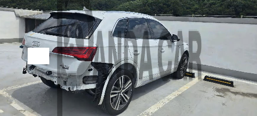 2022 Audi Q5 40 TDI quattro, photograph 4