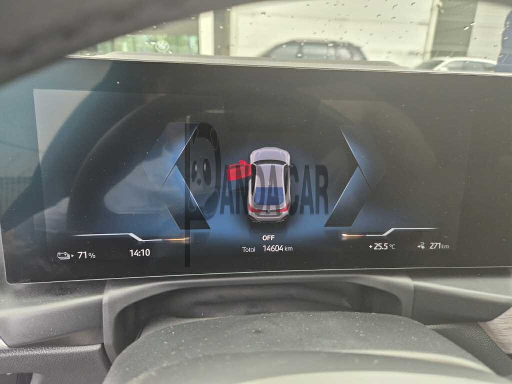 2025 BMW i4 eDrive40, photograph 3