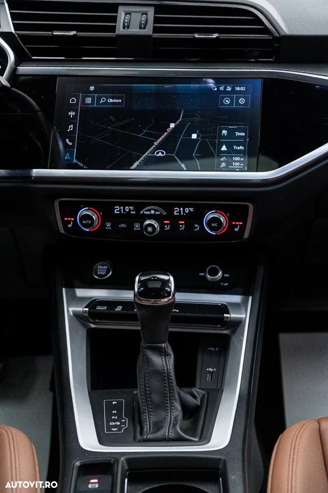 2020 Audi Q3 Sportback 35 TFSI S tronic, photograph 4