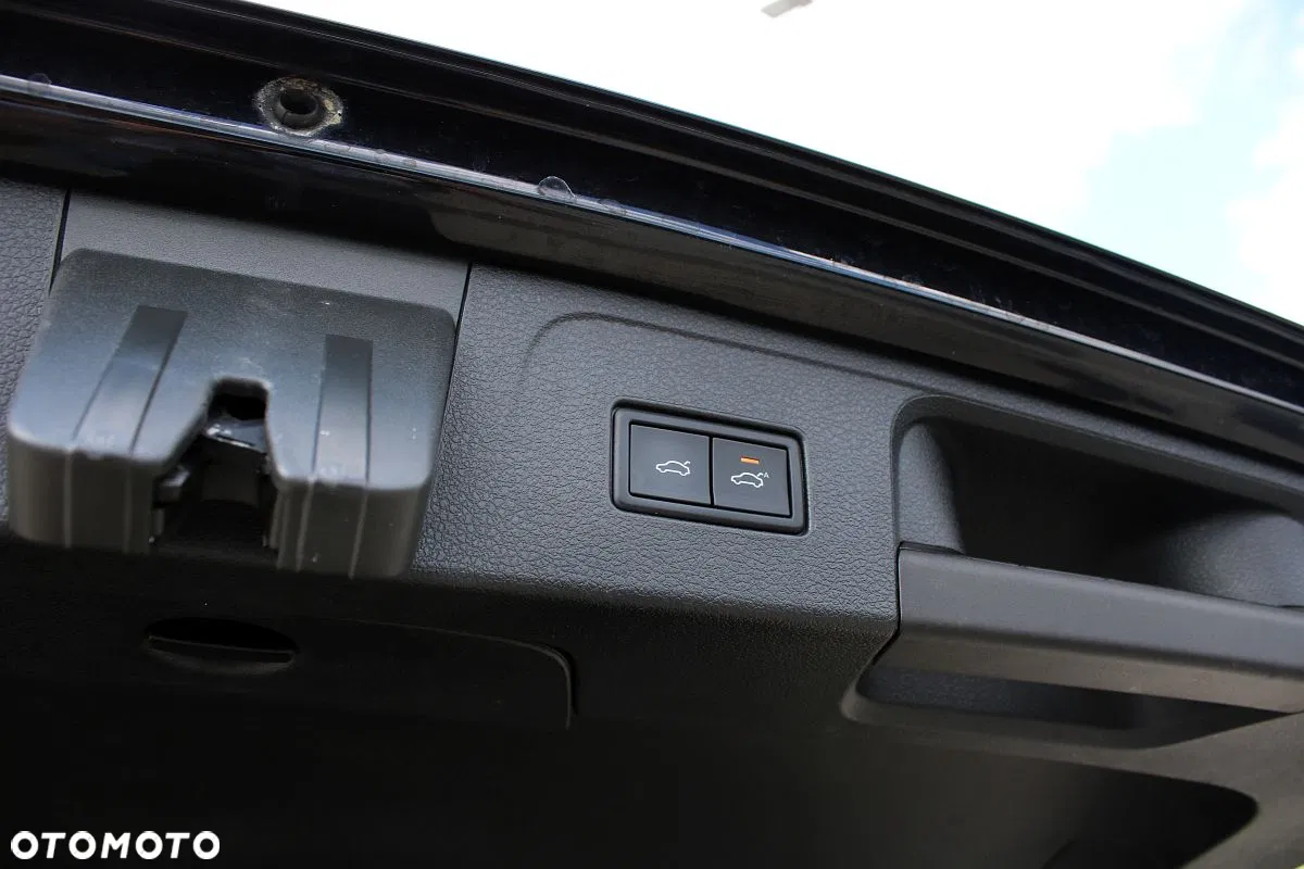 2023 Volkswagen Passat Variant 2.0 TSI Elegance DSG, photograph 10