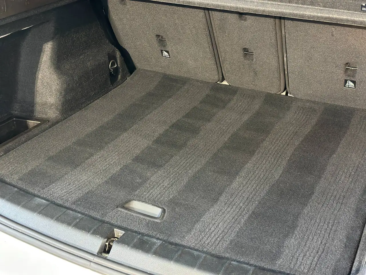2022 BMW X1 xDrive 25e Business Advantage auto, photograph 8