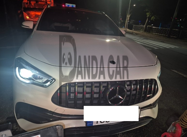 2023 Mercedes-AMG GLA45 4MATIC +, photograph 3