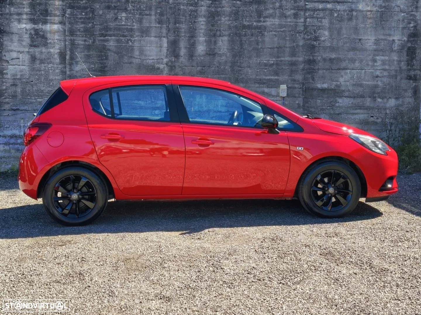 2016 Opel Corsa 1.2 Color Edition, photograph 2