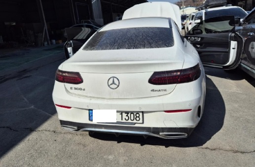 2022 Mercedes-Benz E300 d 4MATIC Coupe, photograph 1