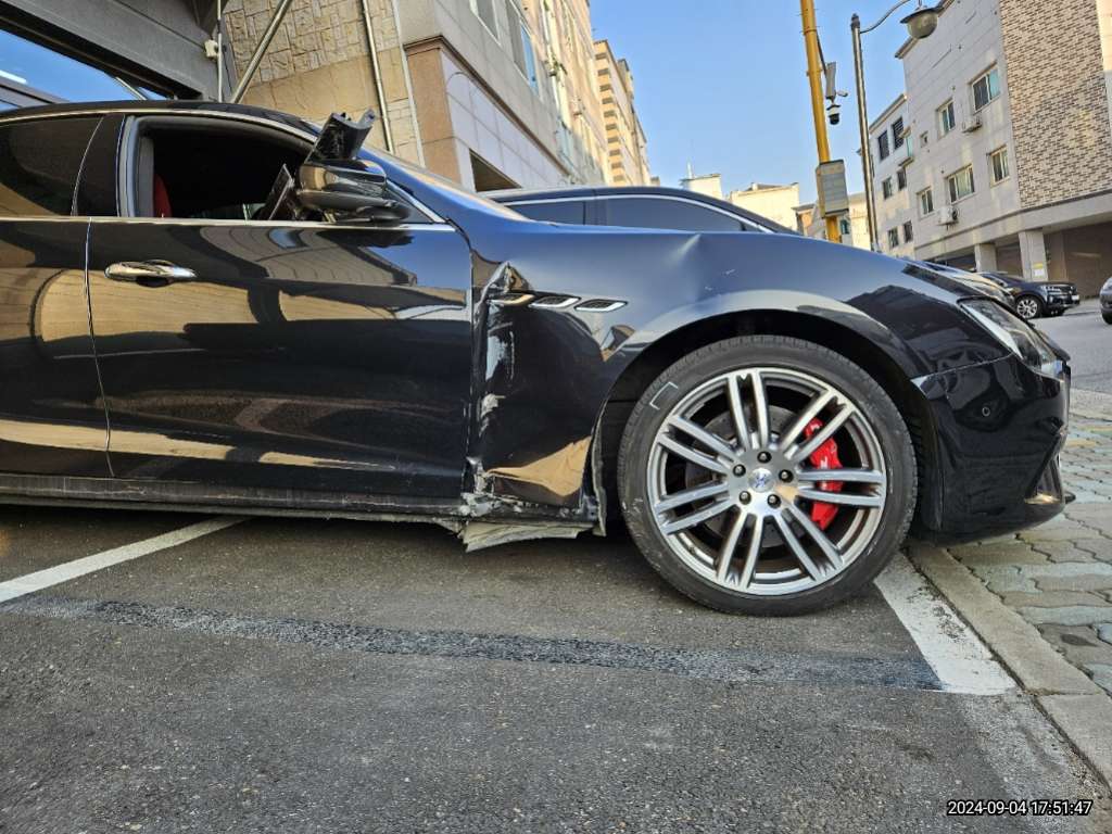 2018 Maserati Ghibli S Q4, photograph 4