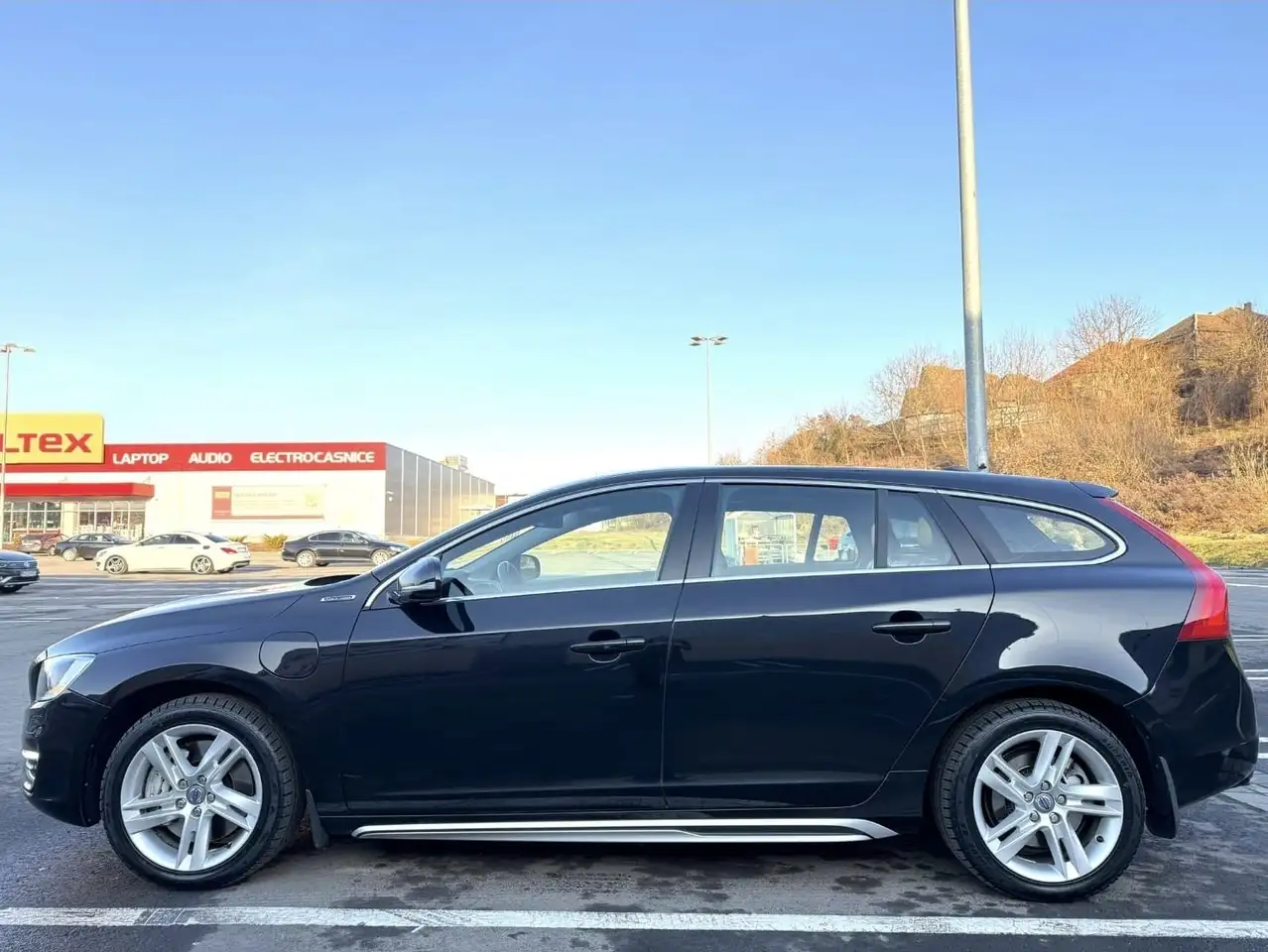 2013 Volvo V60 D6 Plug-In-Hybrid AWD Geartronic Summum, photograph 7