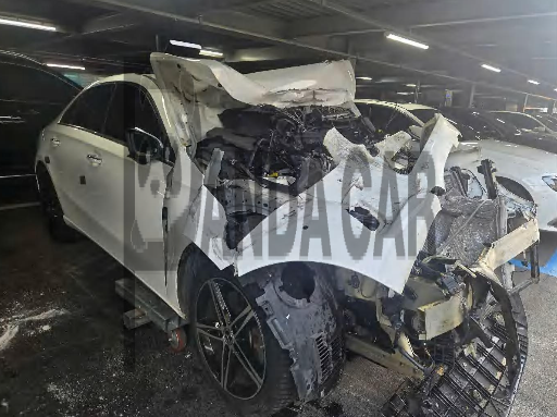 2020 Mercedes-Benz A250 4MATIC, photograph 3