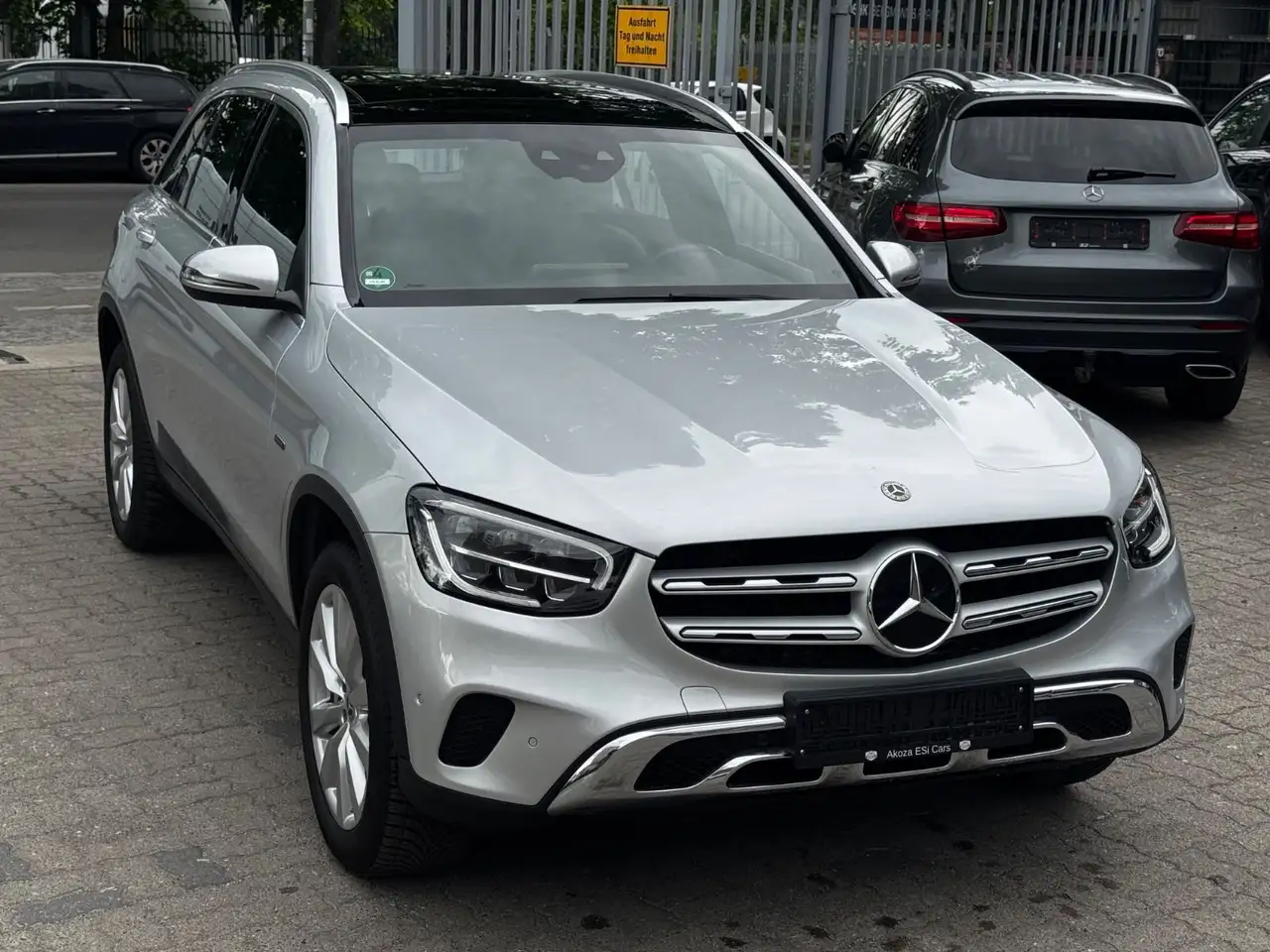 2020 Mercedes-Benz GLC 300 GLC300 e 4M PlugIn/9G-Tr/PanoD/Leder/R.Kamera, photograph 3