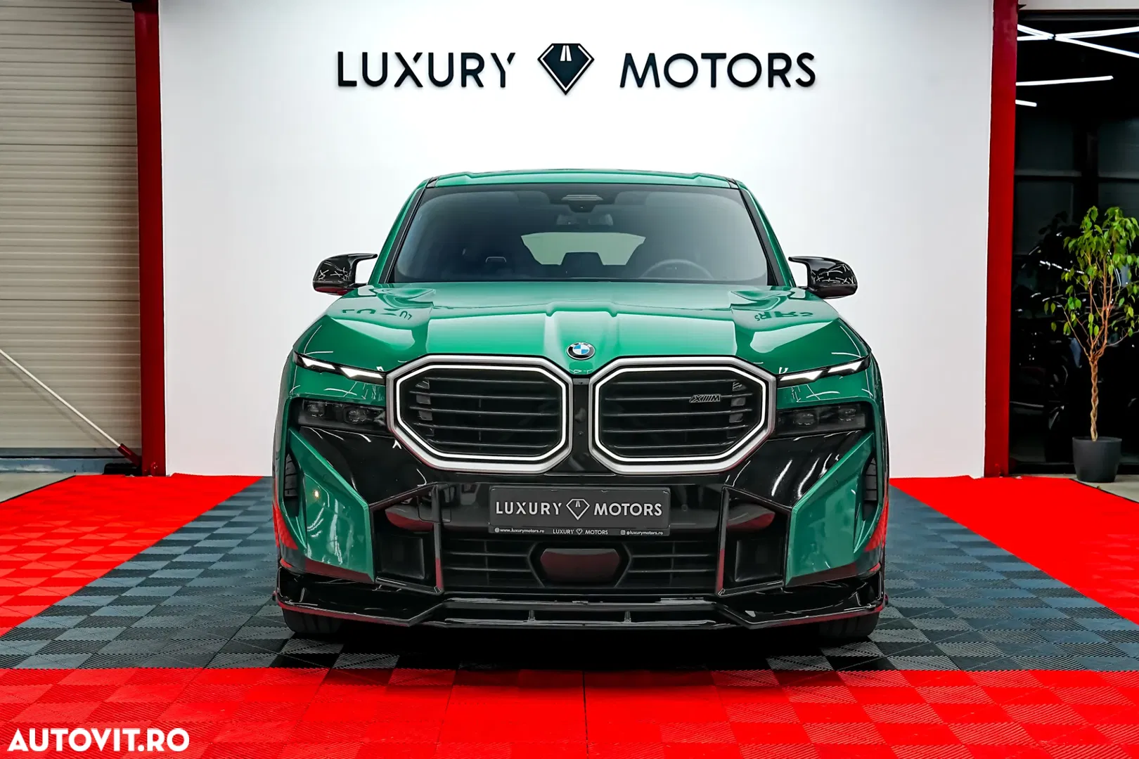 2024 BMW XM, photograph 3