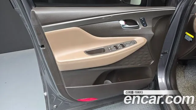 Hyundai Santafe Diesel 2.0 2WD — photo 1 of 31