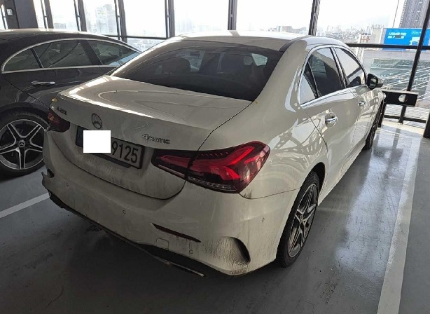 2022 Mercedes-Benz A250 4MATIC, photograph 1